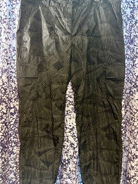 Women’s Vintage Theory Brand Printed Cargo Pants - Black